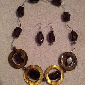 Necklace/earnings set